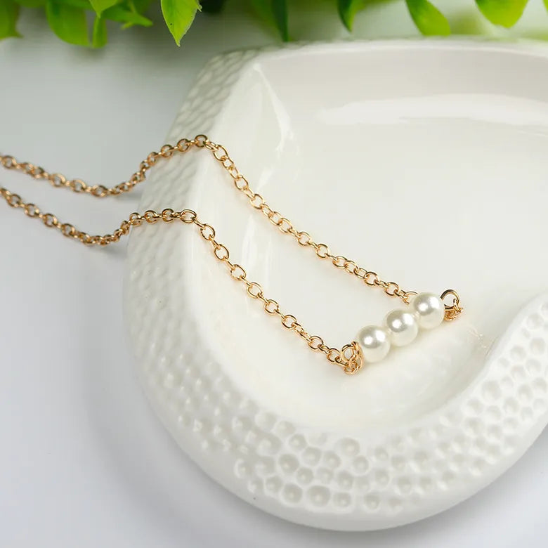 Simple 3 in a row Pearl gold necklace